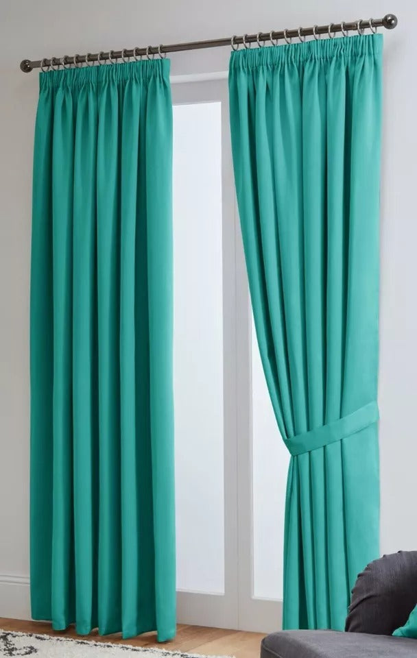 Premium Wall Curtain for Home & Office – Elegant Design, Light Blocking, Easy Installation
